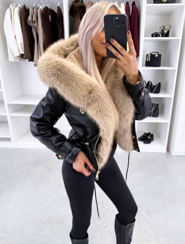 Melns Parka Ar Regulējamu Jostu Un Greznu Mākslīgās Kažokādas Apdari