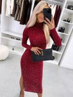 Juoda Tampraus Audinio Suknelė Su Cirkoniais Ir Skeltuku