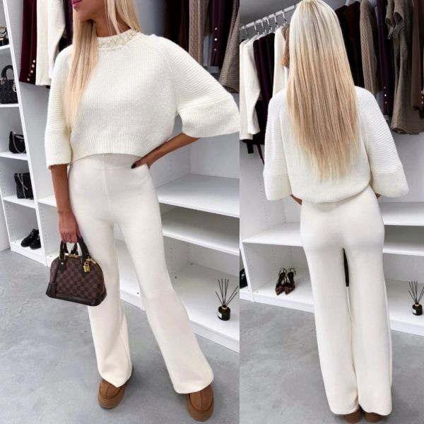 Šviesiai Smėlio Spalvos Minkštos, Tamprios Tiesaus Kirpimo Kelnės