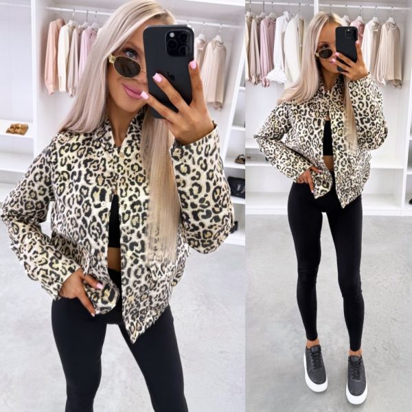 Leopards Jaka Ar Leopardrakstu