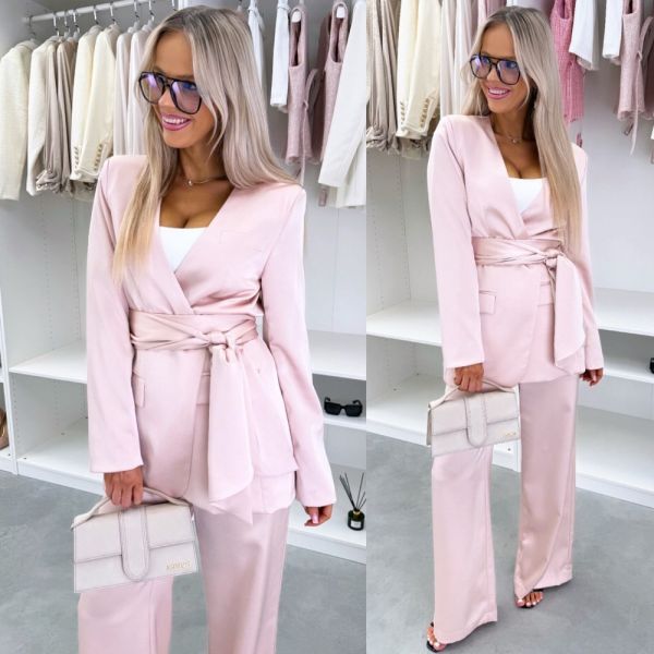 Šviesiai Rausvos Spalvos 