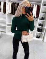 Punane Kõrge Kaelusega Pehme Ja Veniv Sviiter