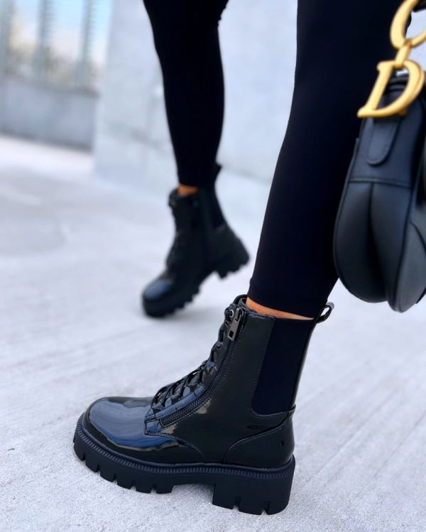 Shiny Black Shiny Boots