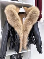 Brūns Parka Ar Regulējamu Jostu Un Greznu Mākslīgās Kažokādas Apdari