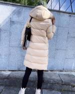 Bēša Viegls Un Silts Ziemas Mētelis