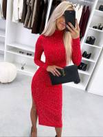 Juoda Tampraus Audinio Suknelė Su Cirkoniais Ir Skeltuku