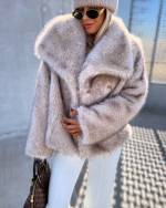 Šviesiai Smėlio Spalvos Luxurious Short Fur Coat