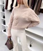 Šviesiai Smėlio Spalvos Minkštas Ir Jaukus Megztinis