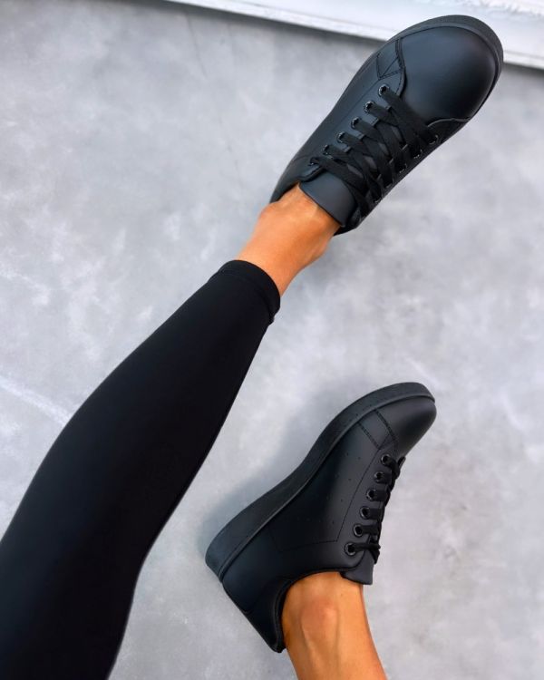 Black Casual Sneakers
