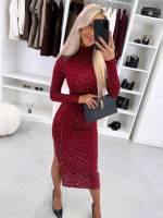 Juoda Tampraus Audinio Suknelė Su Cirkoniais Ir Skeltuku