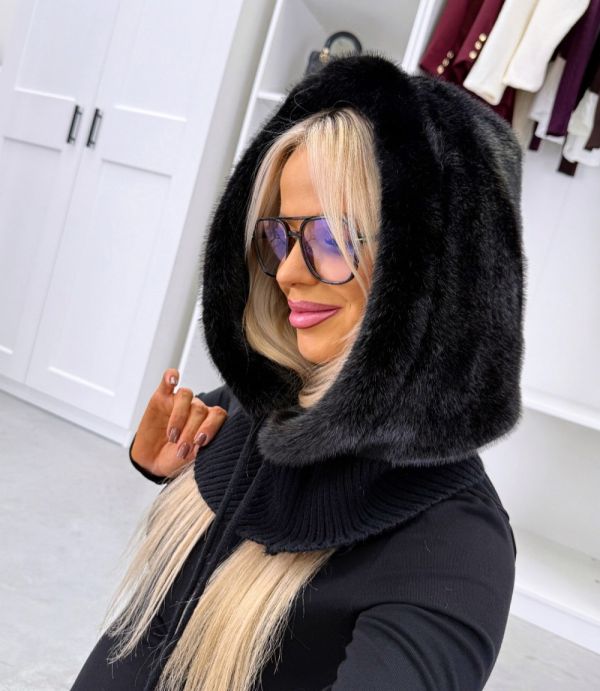 Juoda Kaklą Dengianti Kepurė