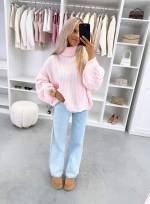 Gaiši Bēša Oversize Adījums Ar Augstu Apkakli