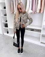 Leopardas Striukė Su Leopardiniu Raštu