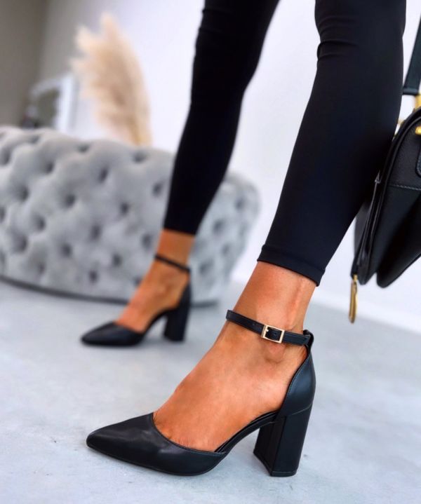 Black Block-heeled Pointed Shoes